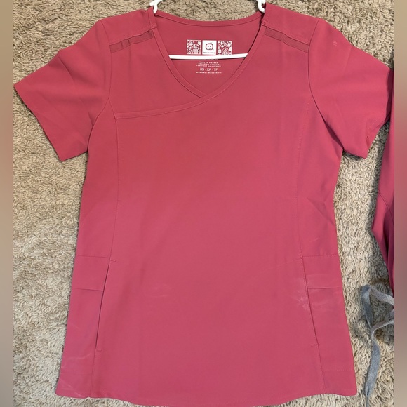 Wonderwink Pink Scrub Set - Picture 2 of 5